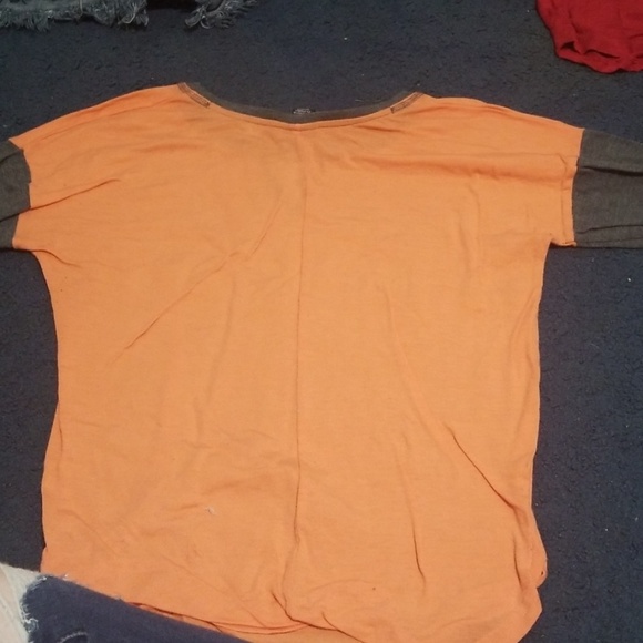 T shirt - Picture 2 of 2